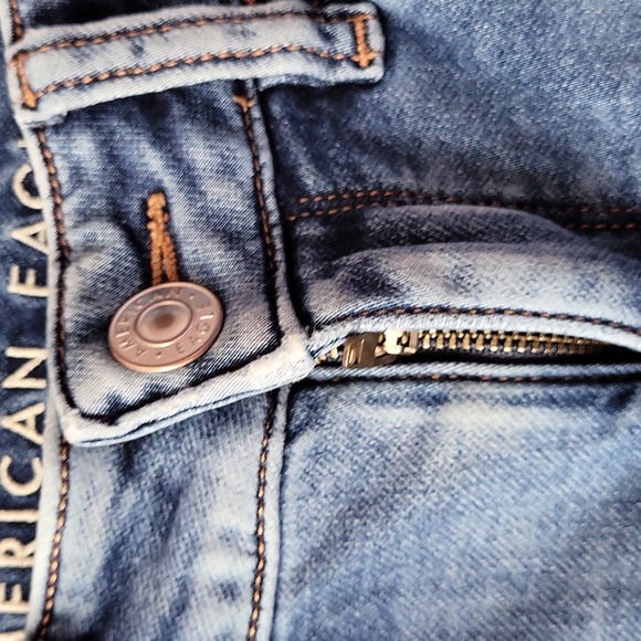 American Eagle Outfitters Distressed Jeans - Picture 5 of 13